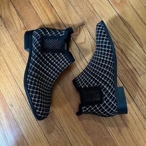 Vivaia Ryan Pro Black and White Ankle Booties in Black Tweed